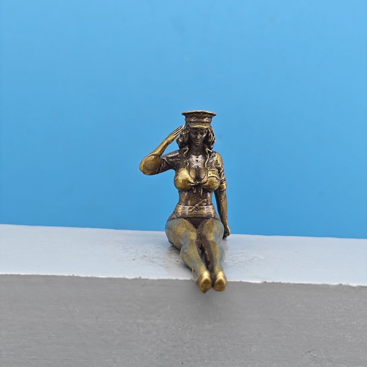 Solid Brass Miniature Girl Fig - đánh giá và giá Vintage Collectible Ornaments