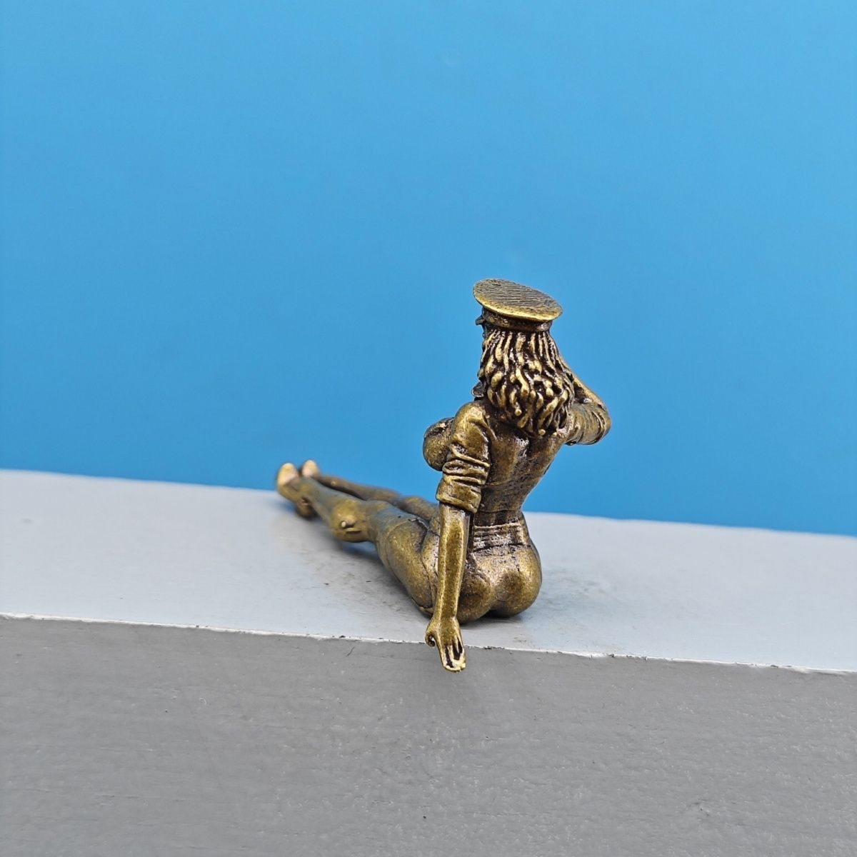 Solid Brass Miniature Girl Fig - đánh giá và giá Vintage Collectible Ornaments