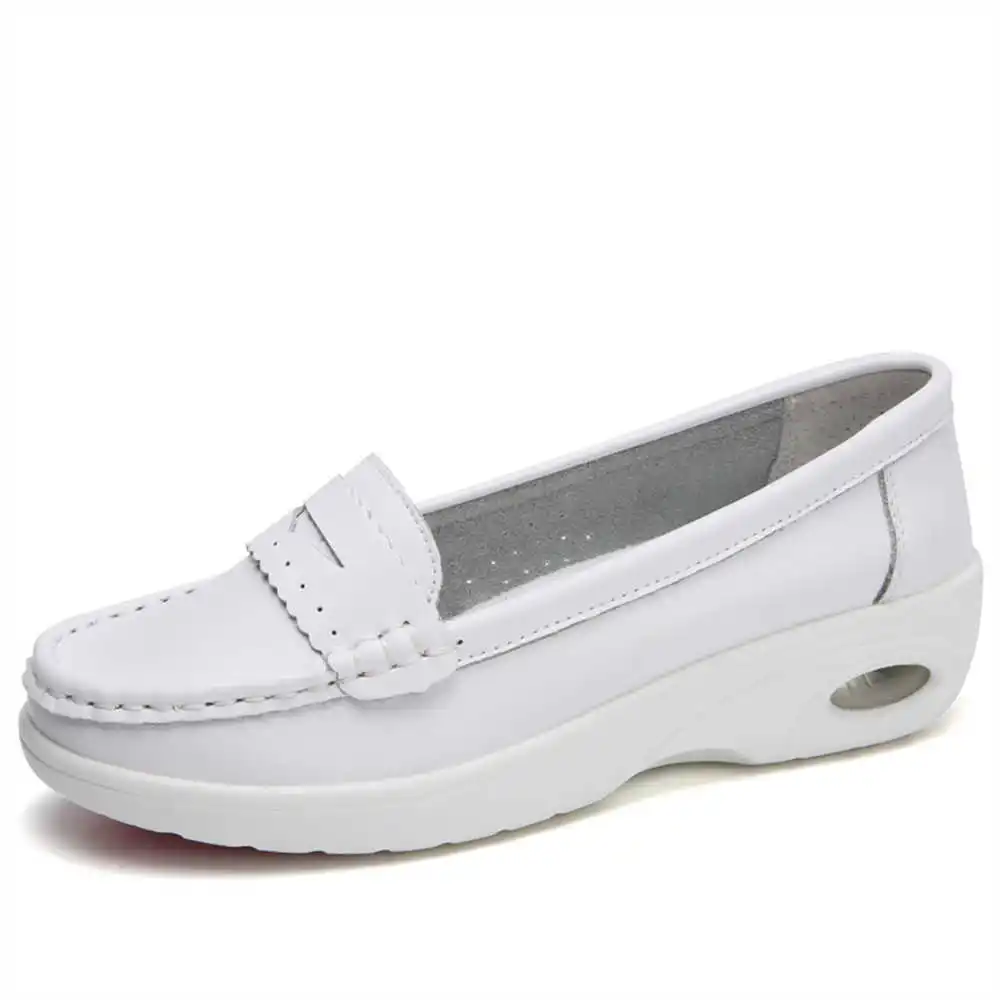 Thick Sole Slipon White Traine - đánh giá và giá Collectible Vintage Golf Balls