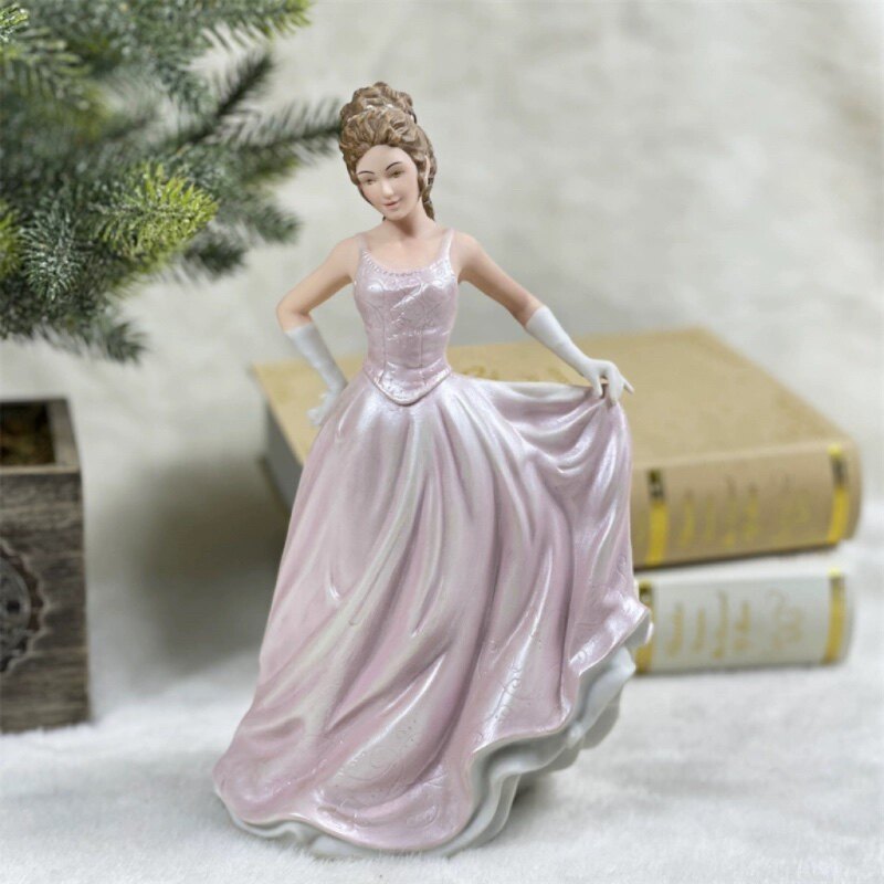 Vintage Porcelain Lady Figurin - đánh giá và giá Vintage Collectible Ornaments