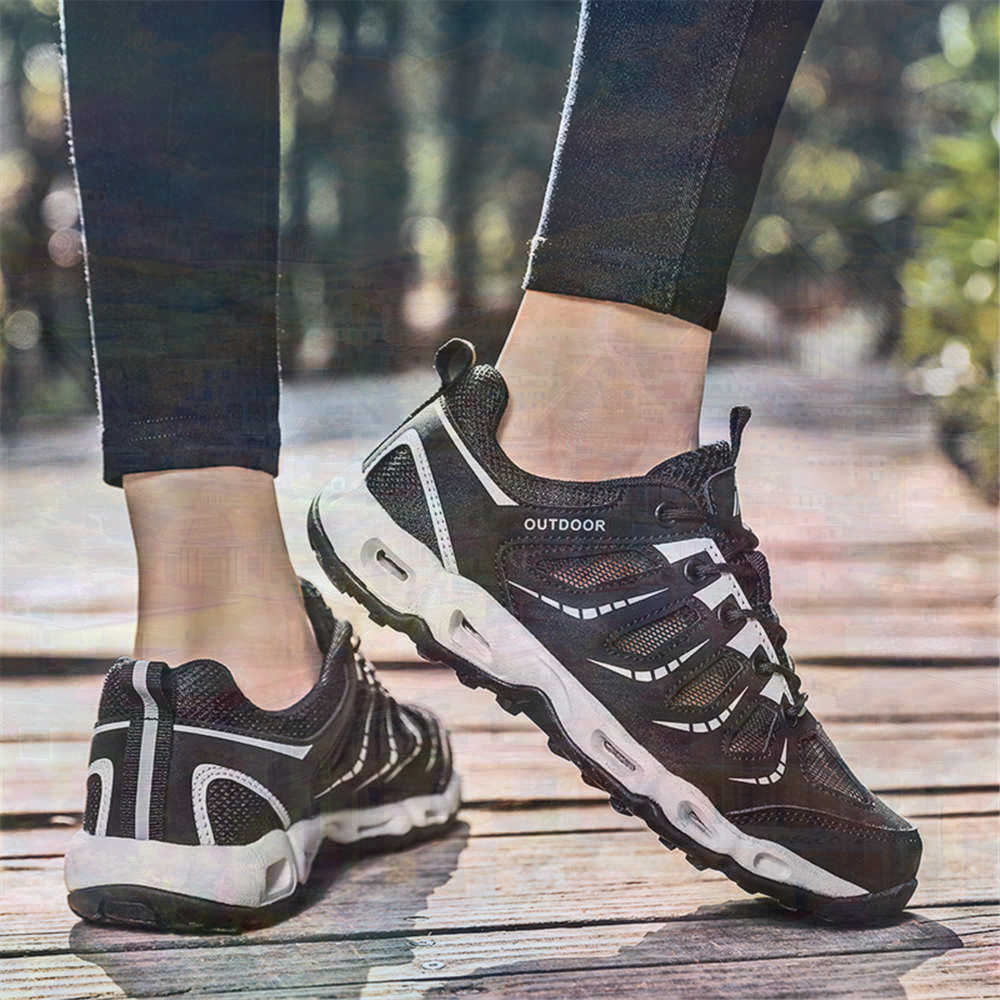Sumer Round Tip Silver Sneaker - đánh giá và giá Vintage Collection Playset